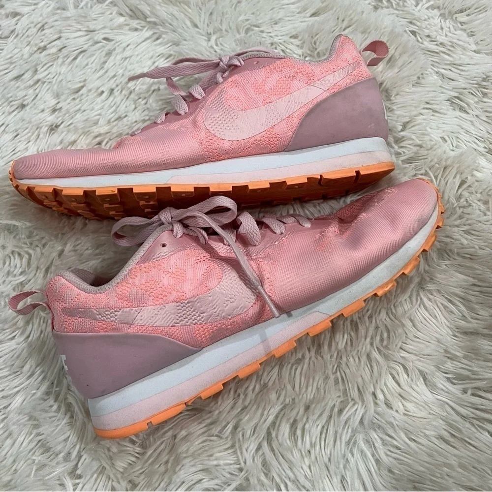 Nike women's md runner 2 br prism pink RARE size 9